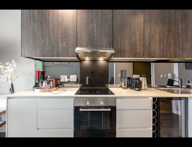 1 BEDROOM APARTMENT FOR SALE IN CAPE TOWN CITY CENTRE